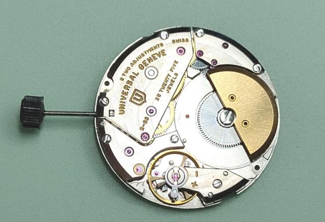 UNIVERSAL GENEVE 2-66 AUTOMATIC MOVEMENT