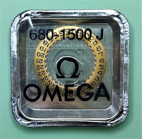 OMEGA 680-1500J CALENDARIO BOMBÉ DORÉ